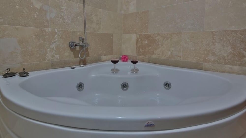 Suite, Jetted Tub photo 2