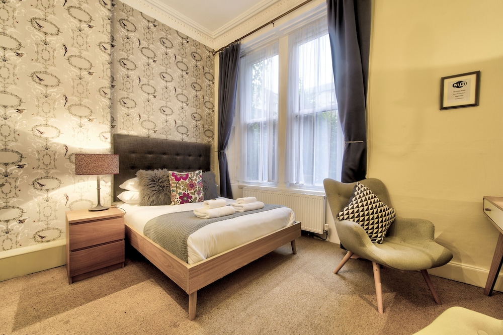Standard Double Room, Ensuite photo 3