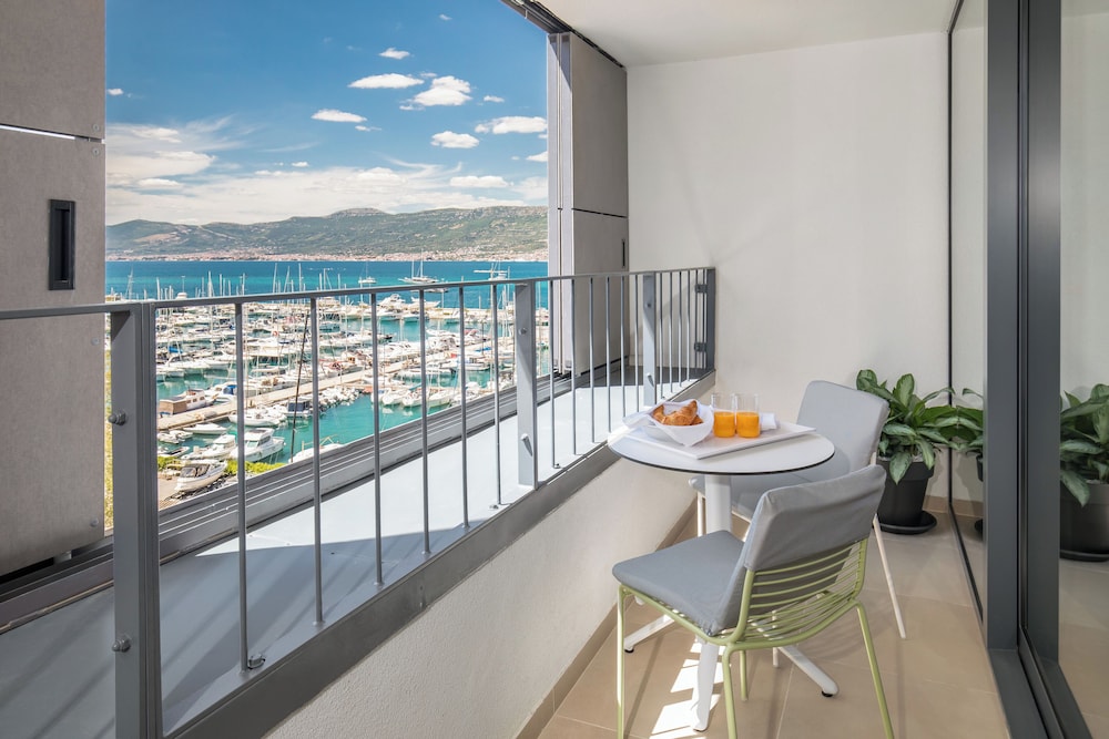 Deluxe Double or Twin Room, Balcony, Sea View