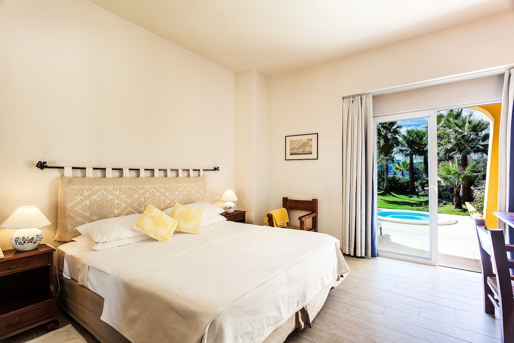 Executive Double Room, Private Pool photo 2