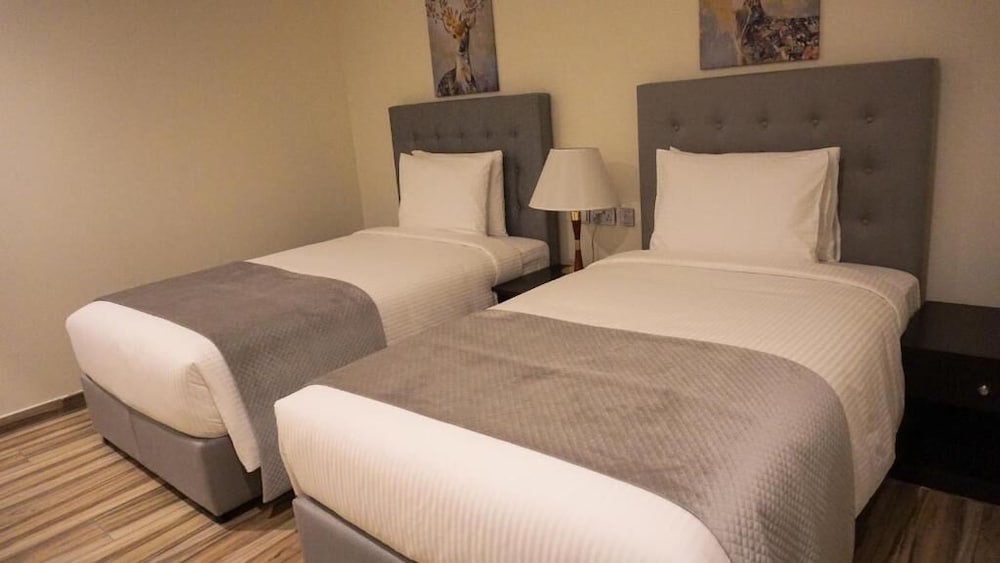 Deluxe Room, Non Smoking, Courtyard View