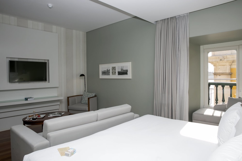 Deluxe Room (King Size Bed)