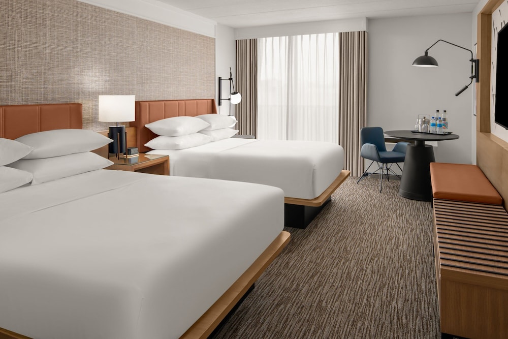 Club Room, 2 Queen Beds - Photo 1