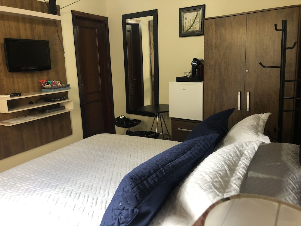 Honeymoon Studio Suite