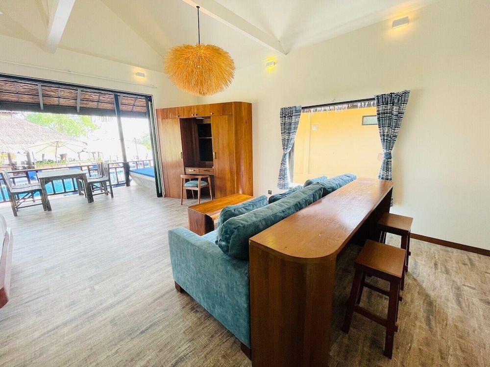 1 Bedroom Villa with Sea View - Photo 2