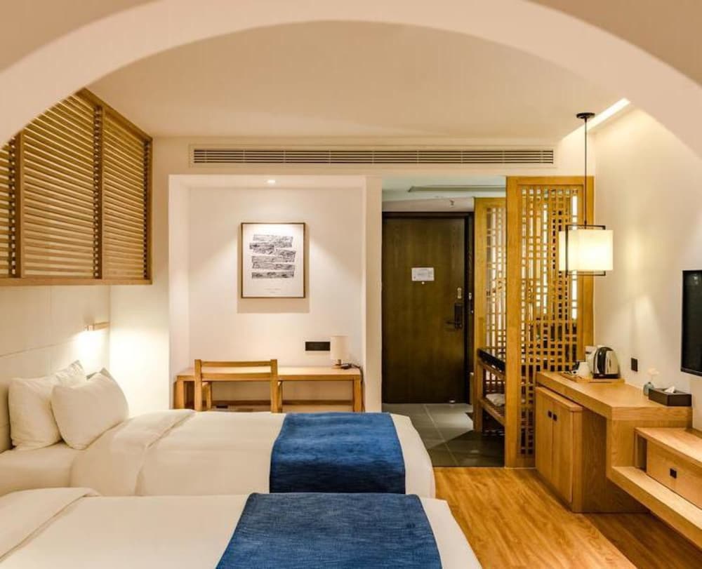 Classic Twin Room (Mainland Chinese Citizen Only) photo 2