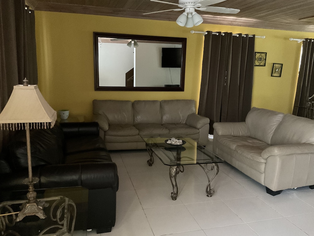 House (Townhouse accommodates six) photo 2