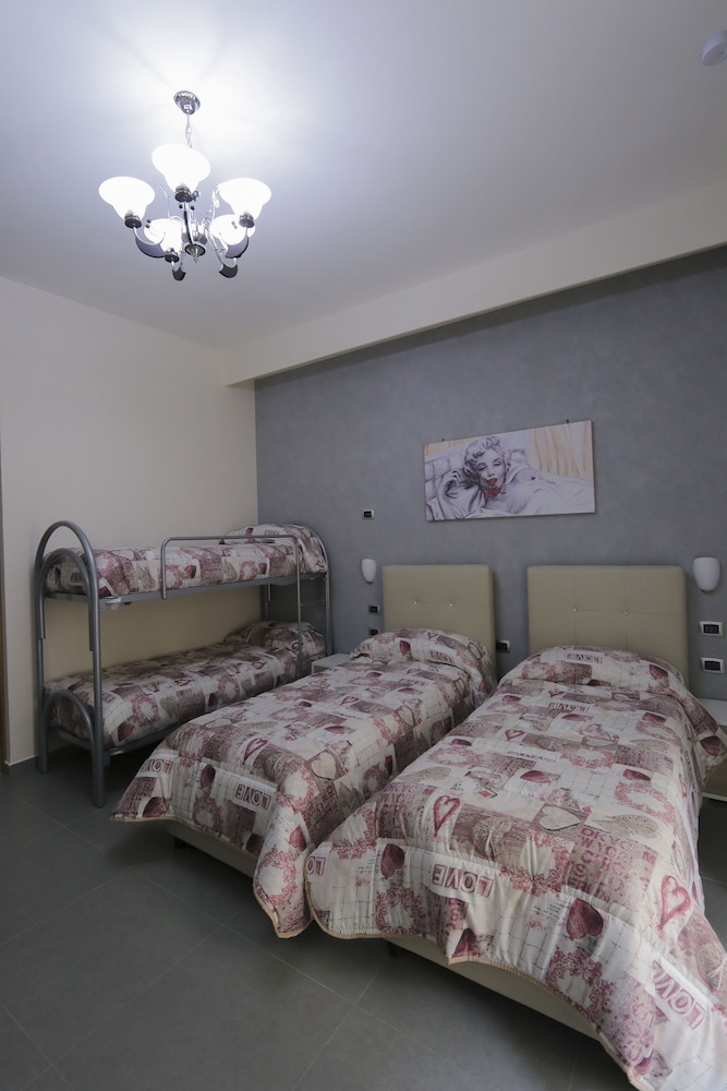 Family Quadruple Room photo 1