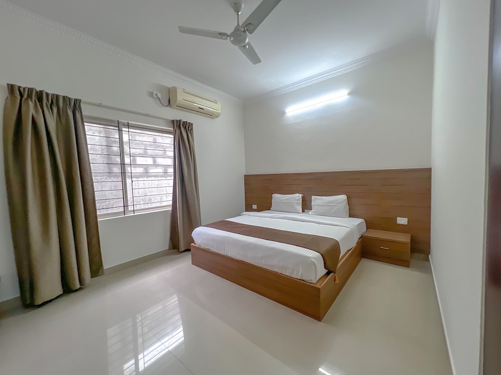 Deluxe Room, City View