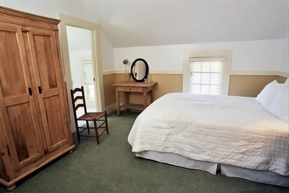 Deluxe Room, 1 Queen Bed
