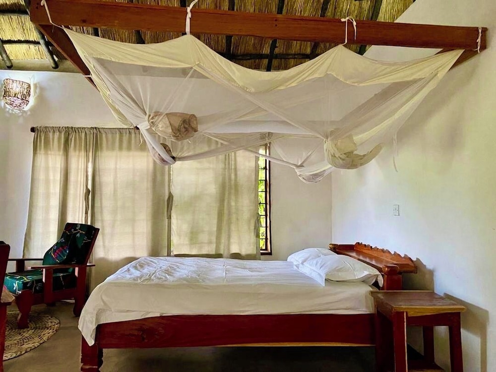 Comfort Chalet, 2 Twin Beds, Private Bathroom, Garden Area photo 3