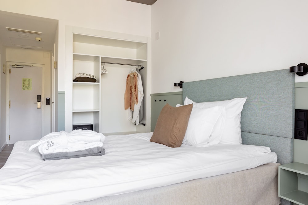 Single Room, Sea View H11SEB