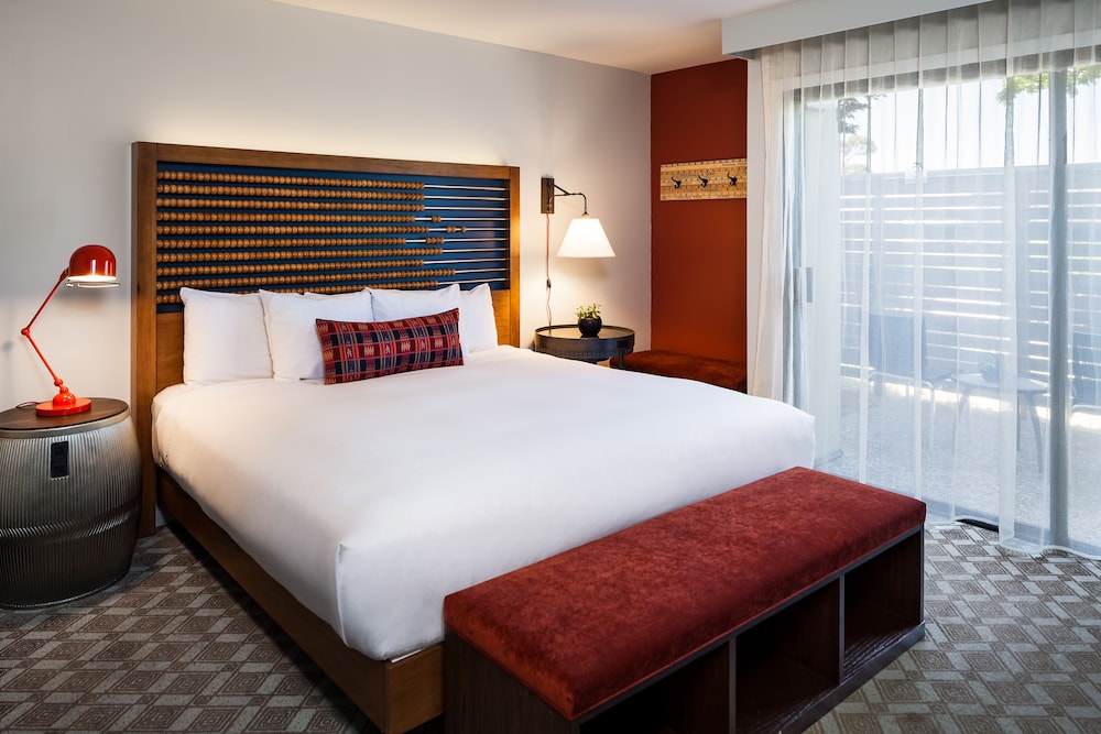 1 King Junior Suite Forest View - Photo 1