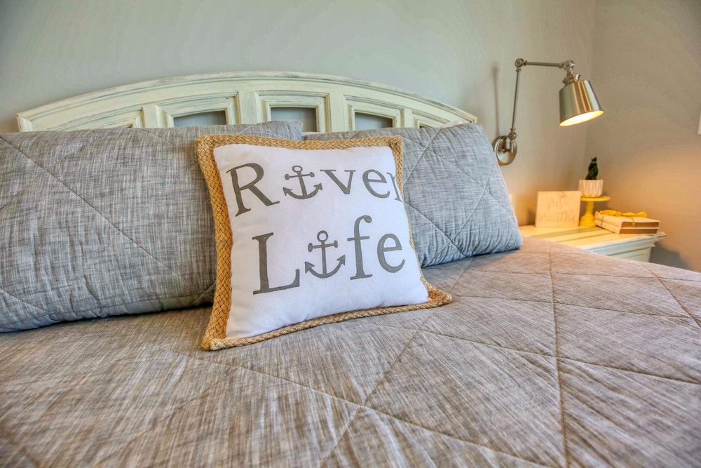House, 1 Queen Bed (Aphrodite) photo 3