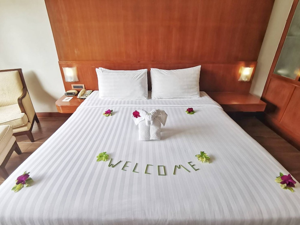 Deluxe Room - Photo 23