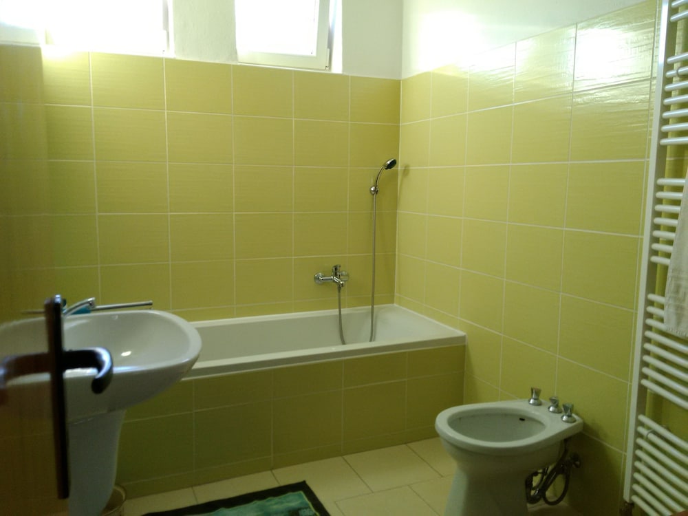Apartment photo 2