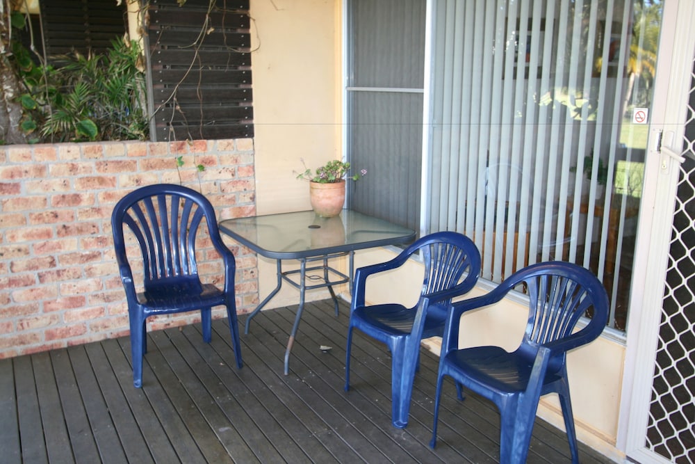Family Apartment, 2 Bedrooms, Lake View (Unit 7) photo 3