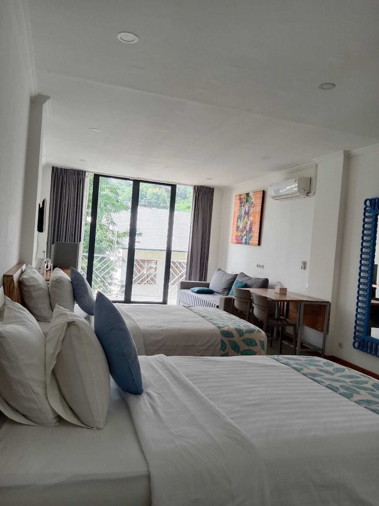 Comfort Studio Suite, Balcony, City View photo 2