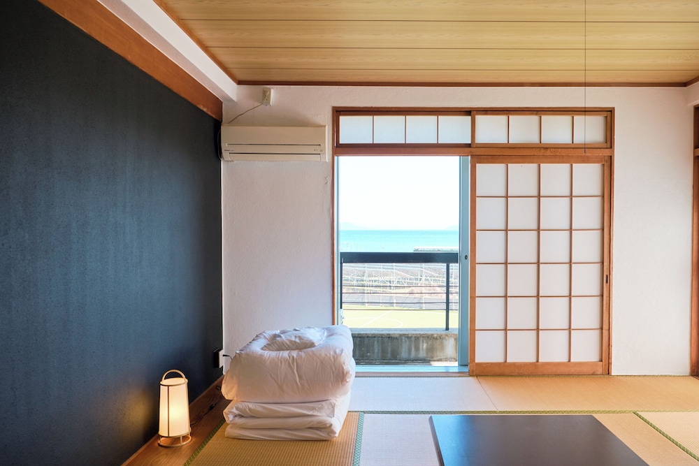 Japanese Style Single with Shared Bathroom photo 1