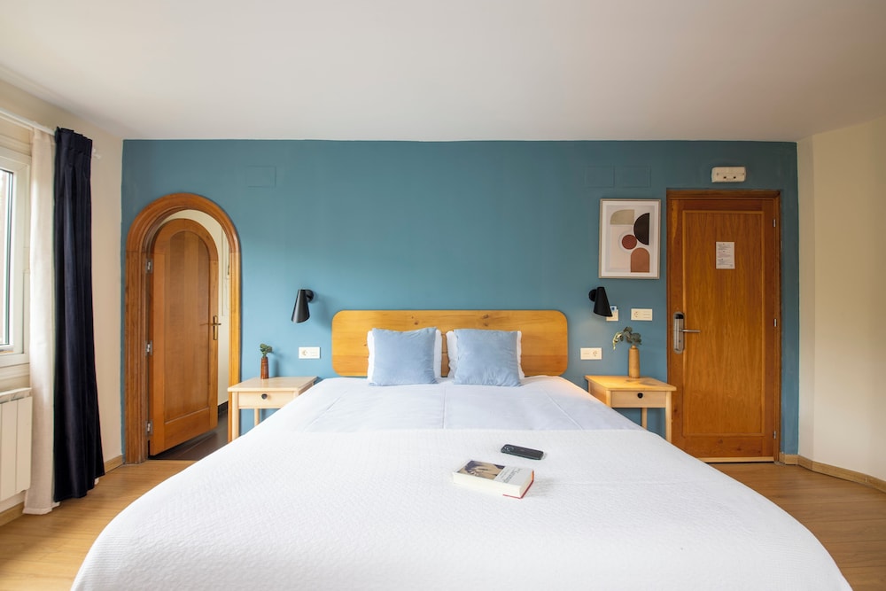 Economy Quadruple Room, Garden View photo 3