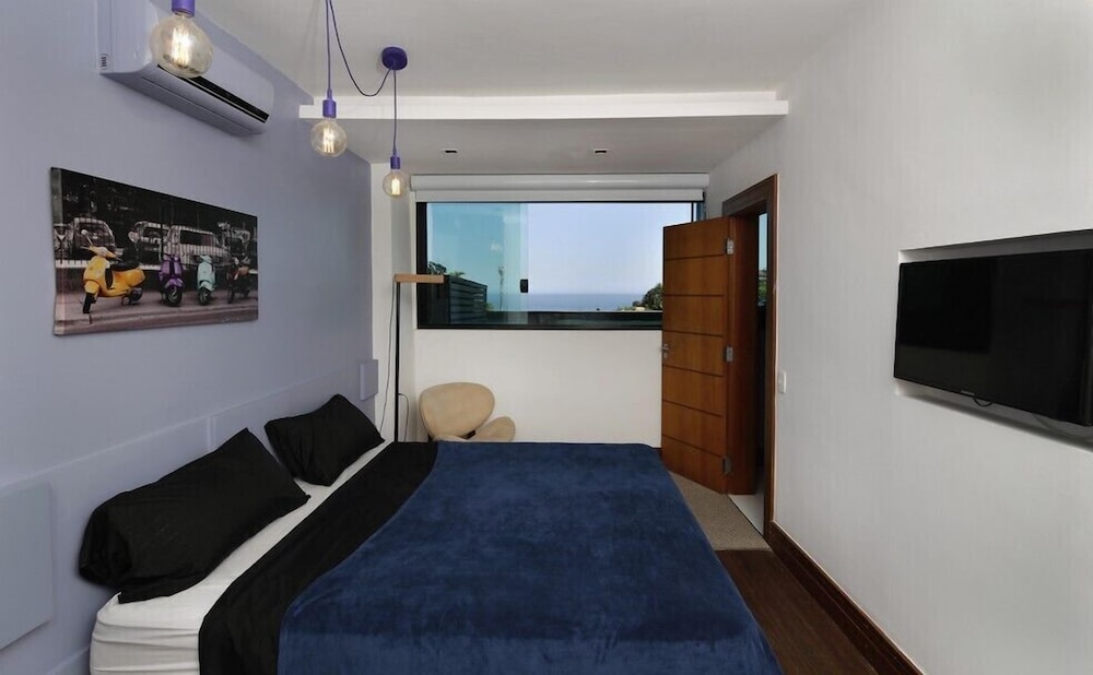 Deluxe Suite, 1 King Bed, Non Smoking, Ocean View