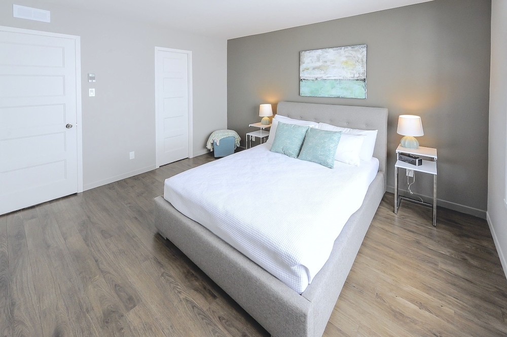 Premium Condo, 2 Bedrooms, Lake View photo 3