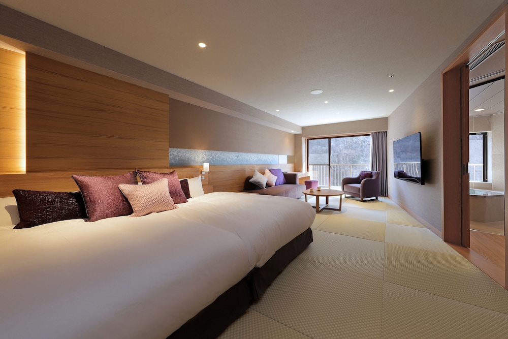Precious Japanese Western Style Room with Private Hot Spring Bath (Shuhokan) Non-smoking photo 1
