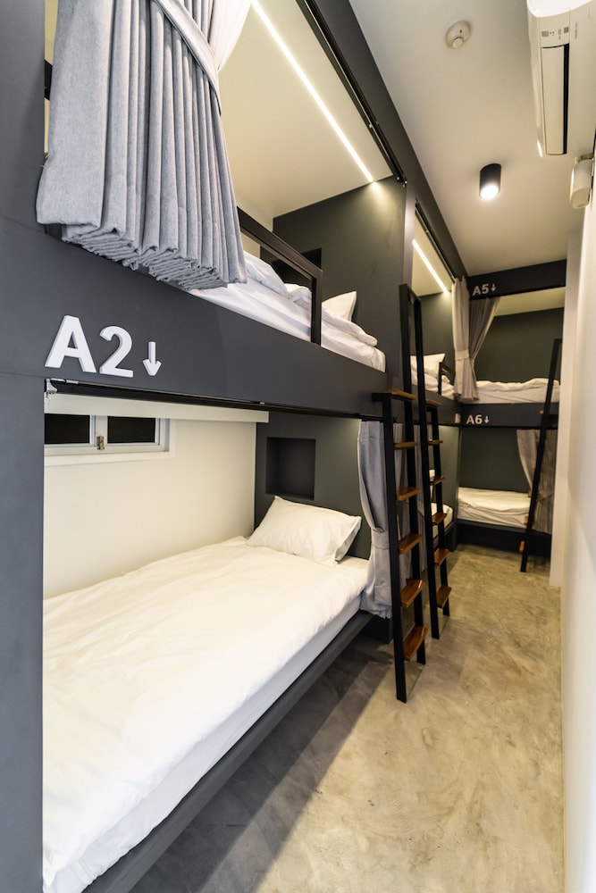 Bed in 6 Bed Mixed Dormitory photo 1