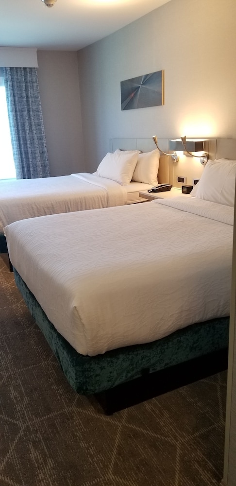 Room, 2 Queen Beds, Accessible, Mountain View (Hearing) photo 2