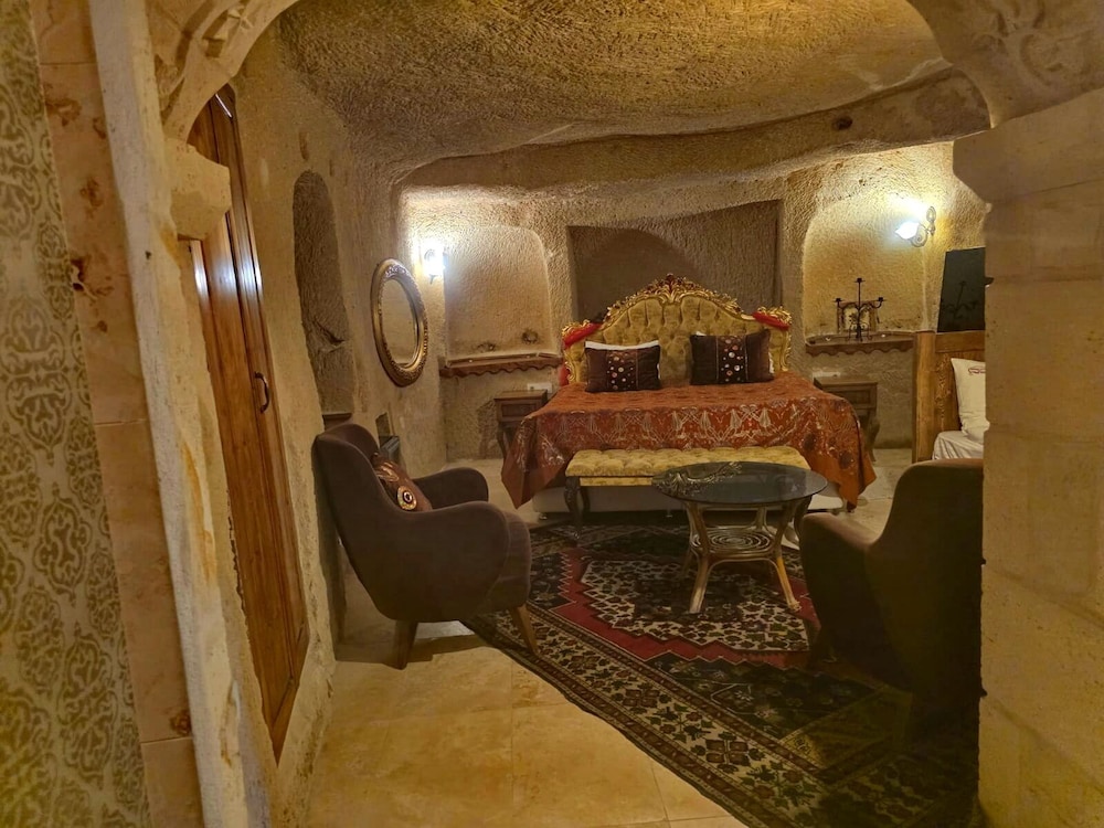Inci Cave Suit Room photo 2