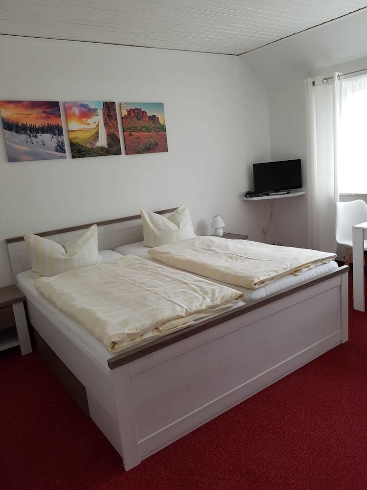 Classic Double Room, Private Bathroom, Garden View photo 2