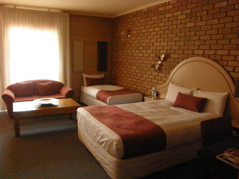 Deluxe Room, Multiple Beds, Non Smoking photo 3