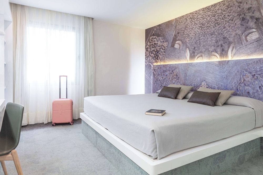 Family Suite (2 Adults + 2 Children)