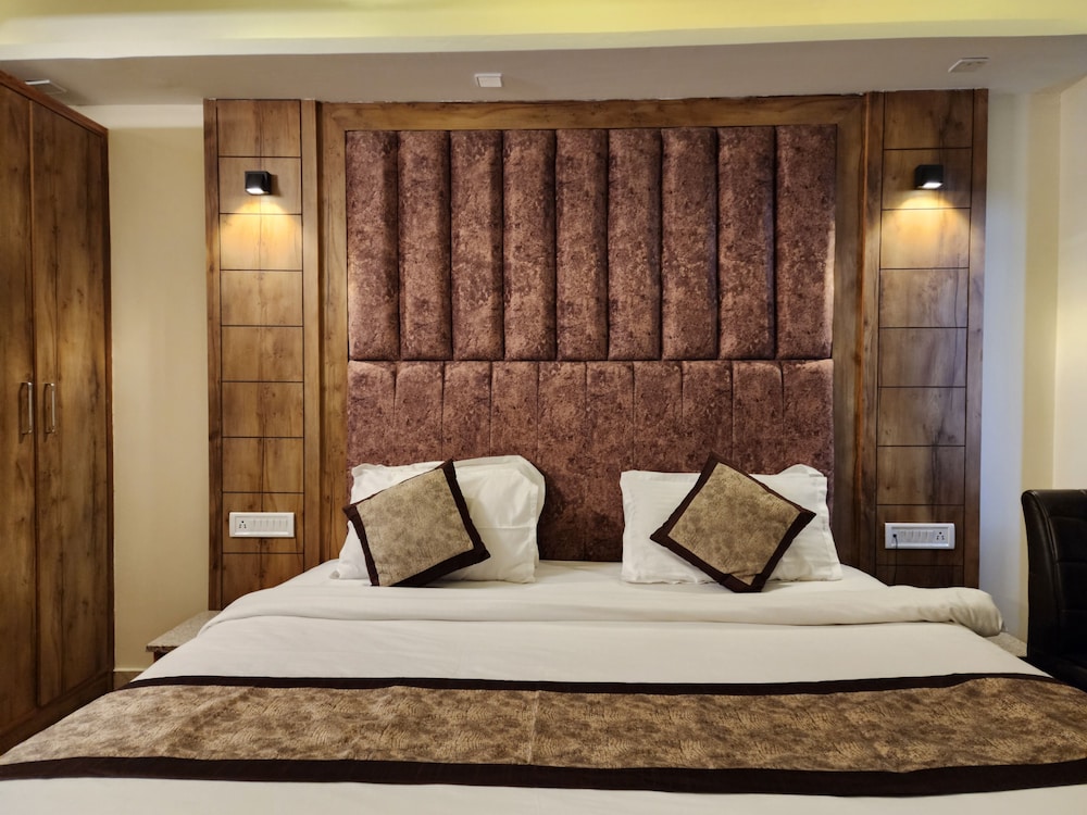 Deluxe Room - Photo 7