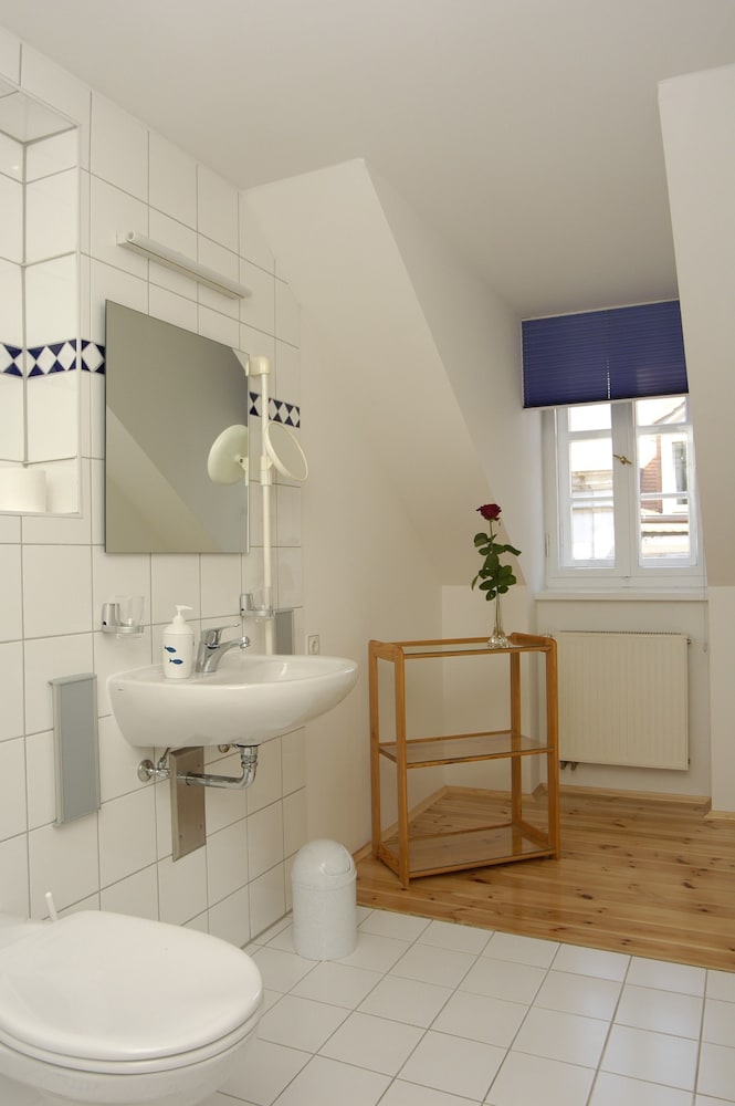 Double or Twin Room - Photo 6