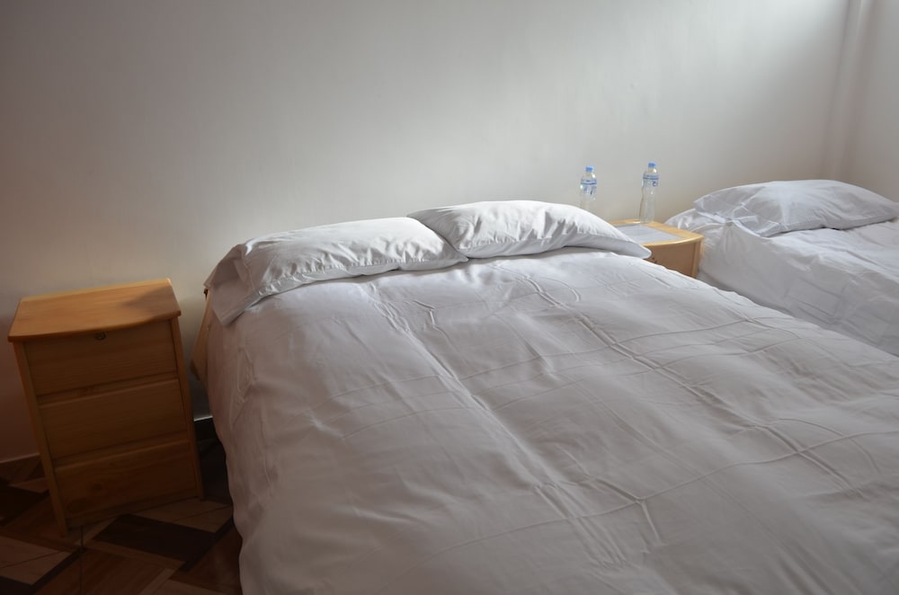 Double Room, Private Bathroom (Rosa) photo 3