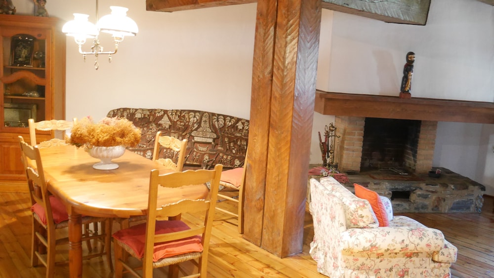 Family Apartment, 4 Bedrooms, Garden View photo 2