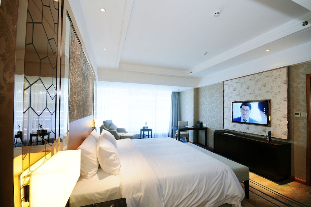 Business Suite photo 1