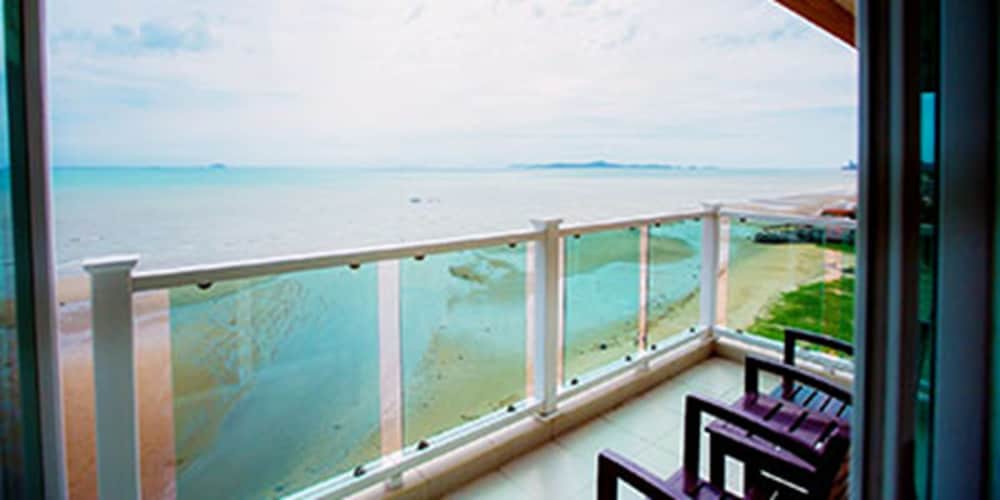 Beach Front Suite Ocean View photo 3
