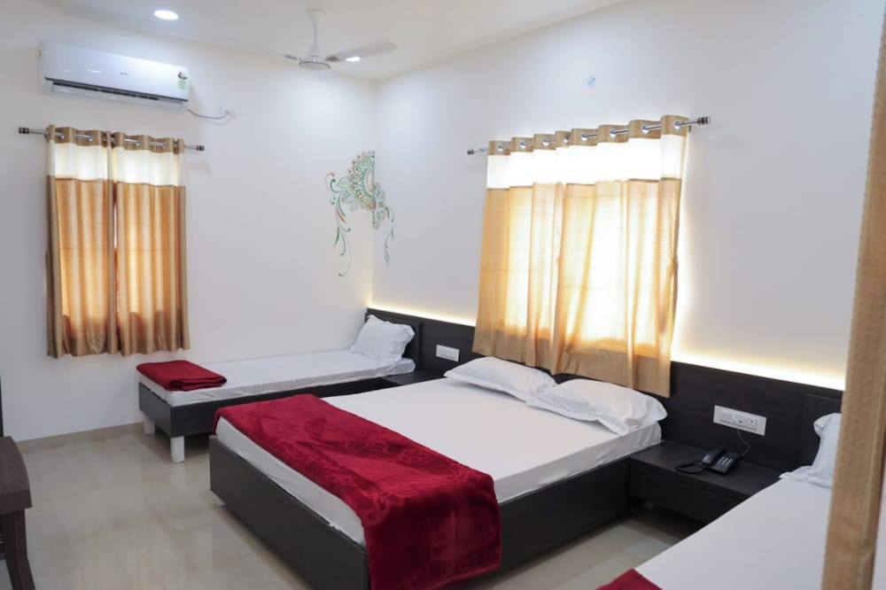 Deluxe Quadruple Room