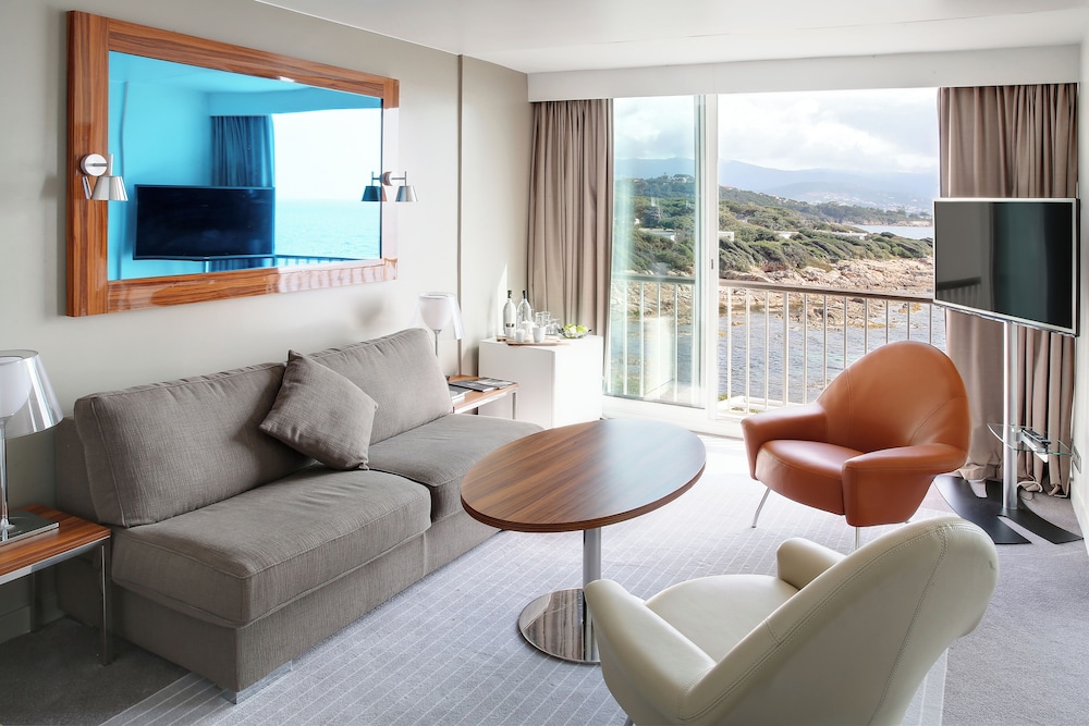 Superior Suite, 1 King Bed photo 2