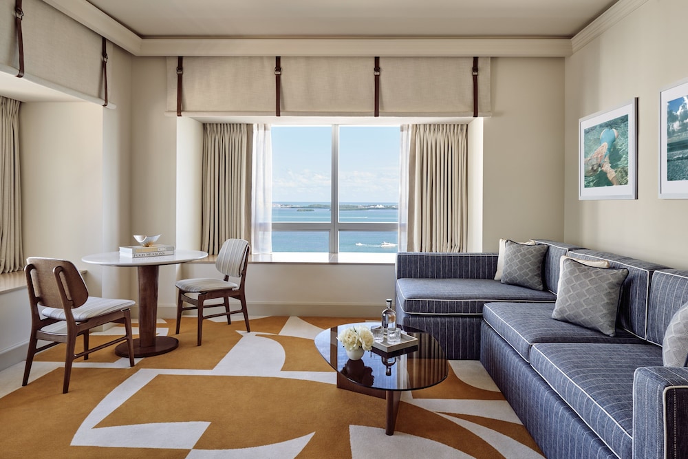 Suite (Bayfront Corner)