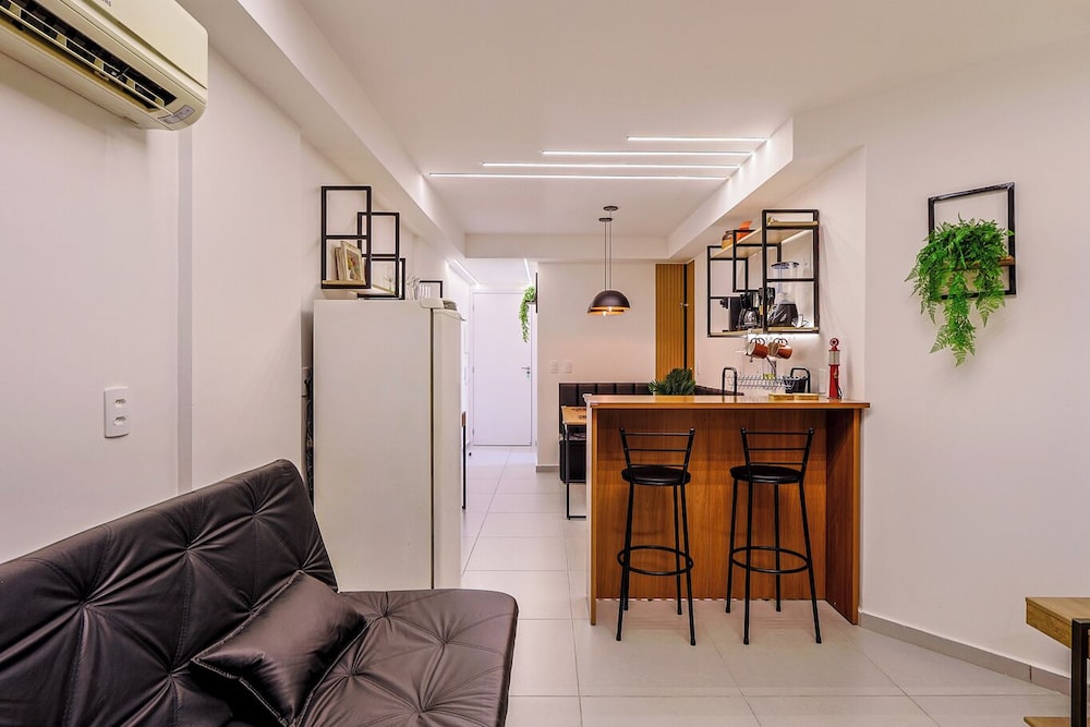 Apartment, Smoking