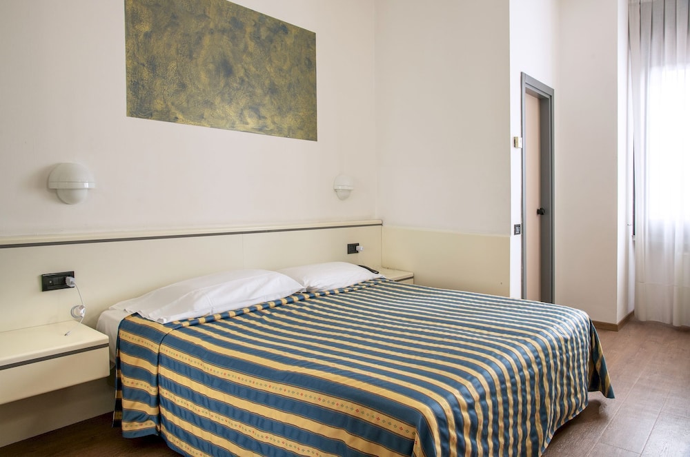 Business Double Room (Large) photo 3