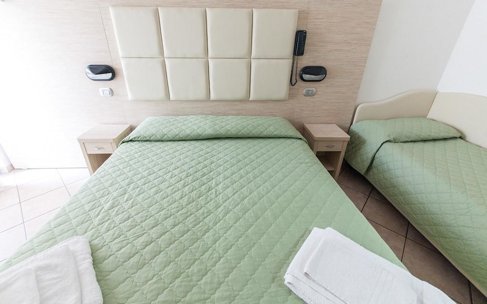Triple Room photo 3