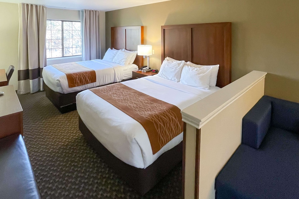 Suite, 2 Queen Beds, Non Smoking - Photo 3