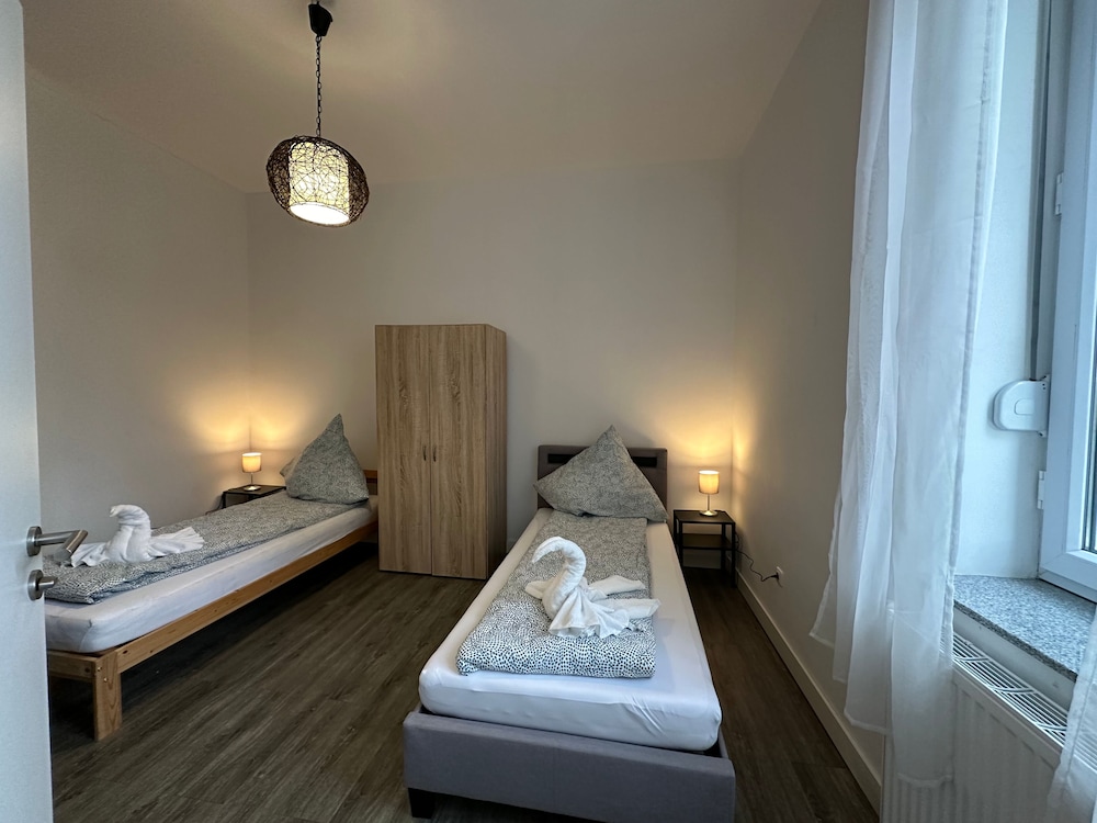 Basic Twin Room photo 2