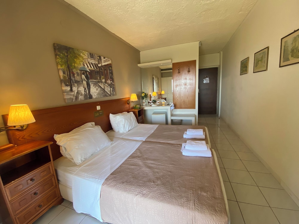 Double or Twin Room, Sea View photo 1