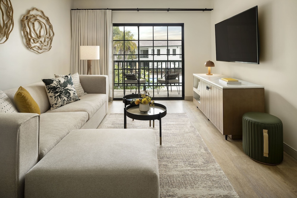 Suite, 1 Bedroom, Pool View - Photo 1