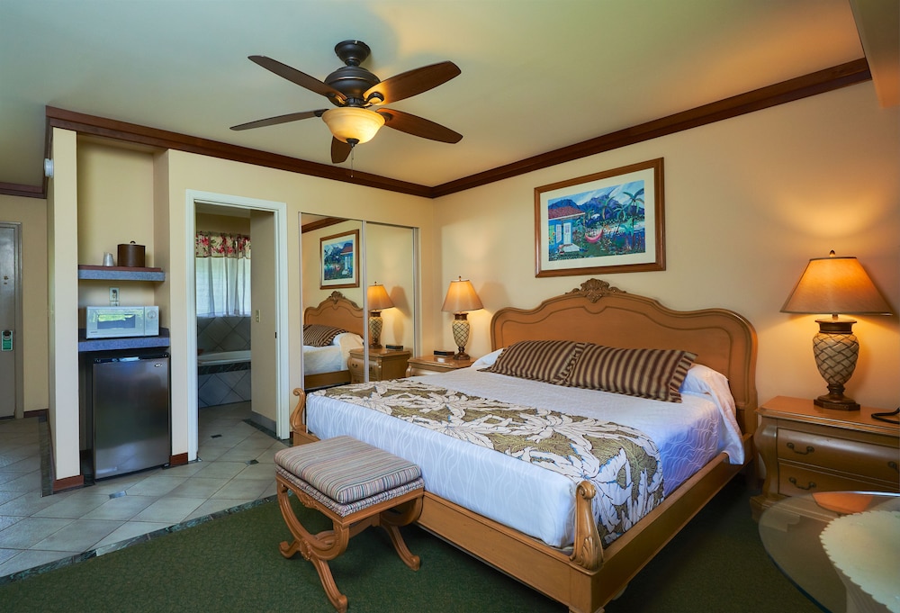 Suite, 1 King Bed (Soaking Tub, No Resort Fee, Breakfast) - Photo 2